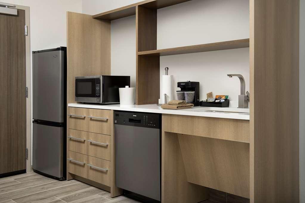 Home2 Suites By Hilton Tampa Westshore Airport Rum bild
